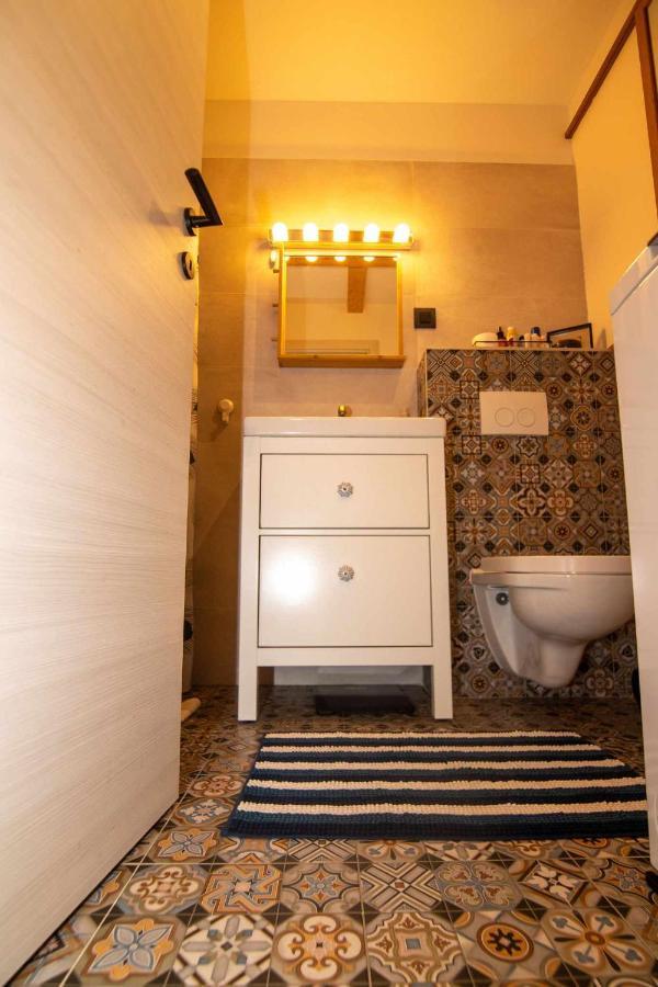 Tiramola Apartment ชิเบนิก ภายนอก รูปภาพ