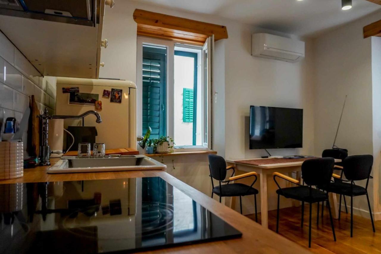 Tiramola Apartment ชิเบนิก ภายนอก รูปภาพ